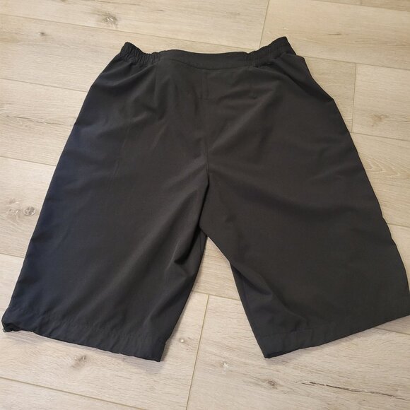 Zenergy by Chico’s Cargo Pants Capri Black With Ankle Drawstring Size 1 - Picture 4 of 4